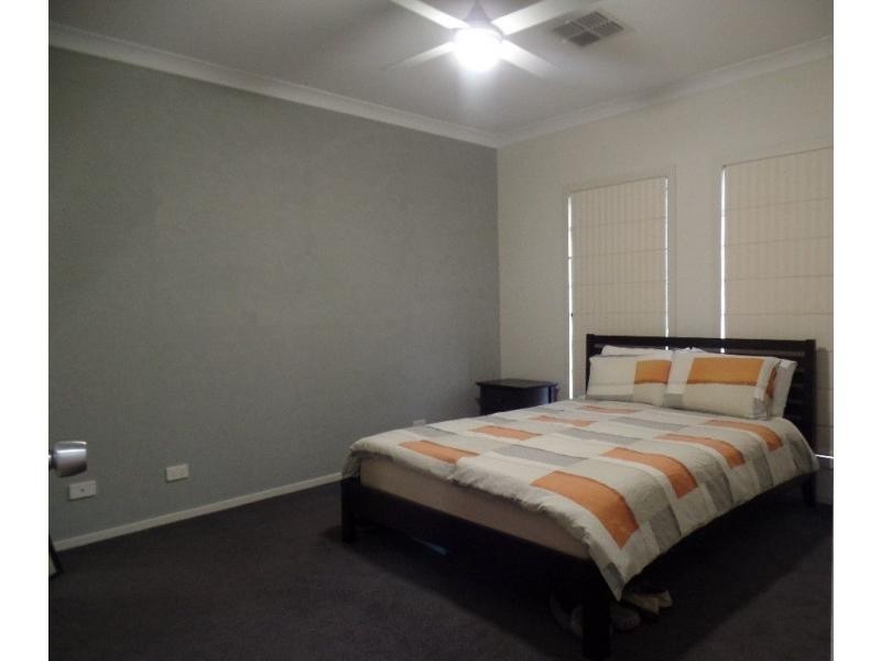 27 Swan Circuit, Mawson Lakes SA 5095