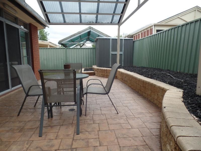 27 Swan Circuit, Mawson Lakes SA 5095
