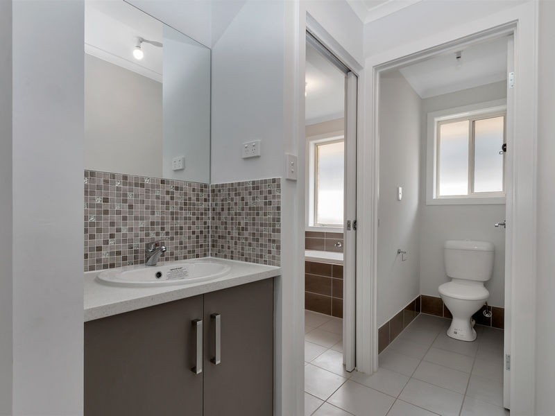 8 Vista Court, Hillbank SA 5112