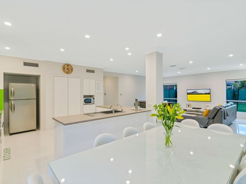 14 St Kitts Place, Mawson Lakes SA 5095