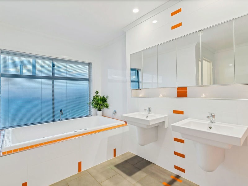 14 St Kitts Place, Mawson Lakes SA 5095