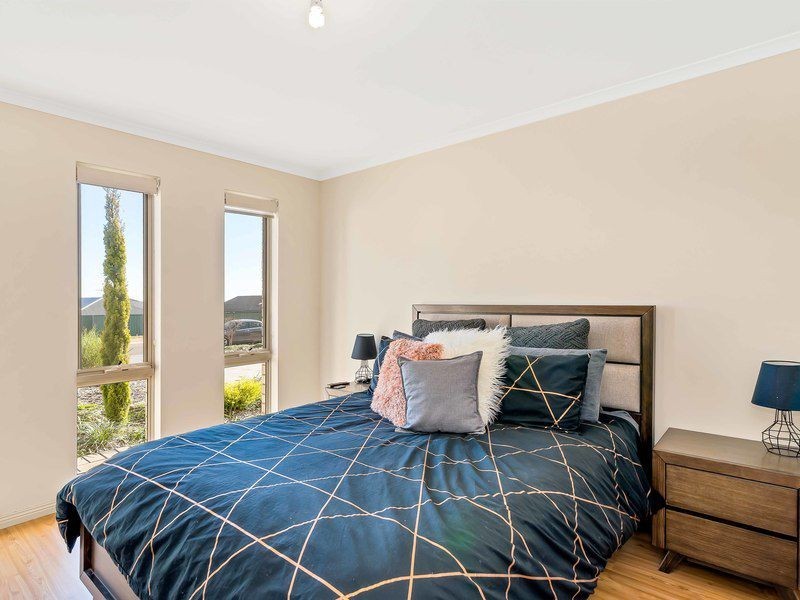 32 Camelot Drive, Blakeview SA 5114