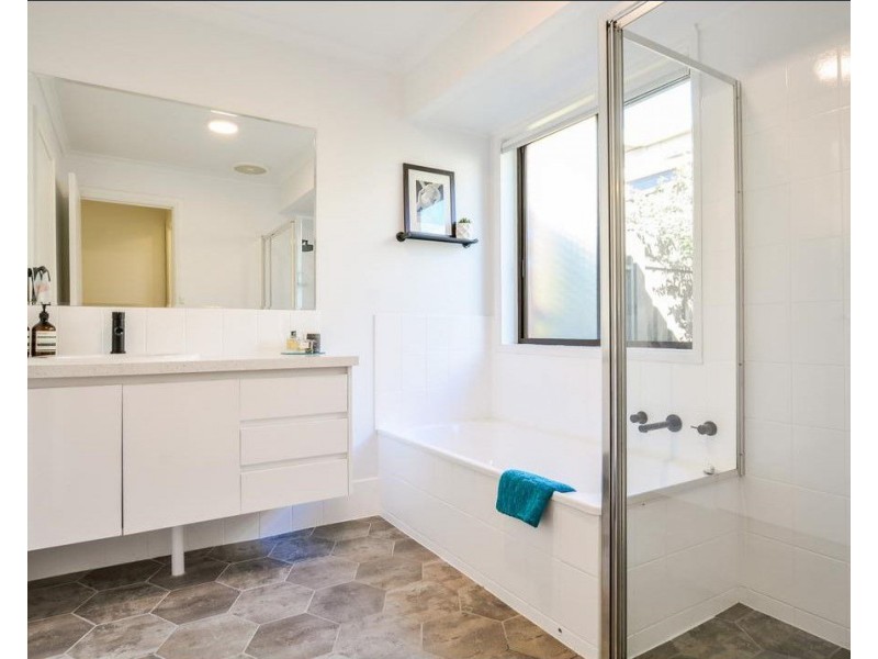 19 Frontignac Court, Wynn Vale SA 5127