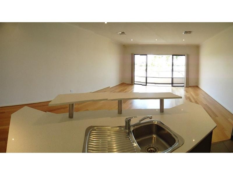 2/39 Windermere Crescent, Mawson Lakes SA 5095