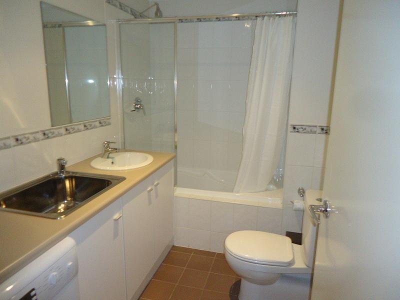 2/39 Windermere Crescent, Mawson Lakes SA 5095