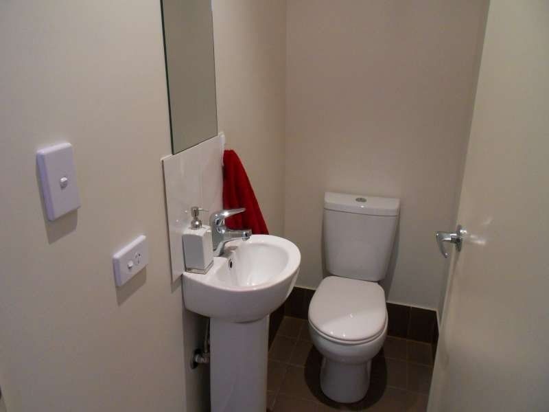 2/39 Windermere Crescent, Mawson Lakes SA 5095