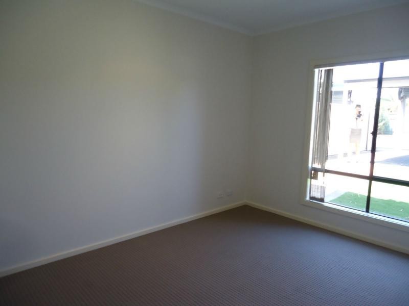 2/39 Windermere Crescent, Mawson Lakes SA 5095