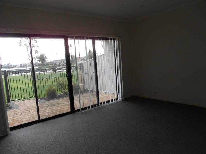 1/39 Windermere Crescent, Mawson Lakes SA 5095