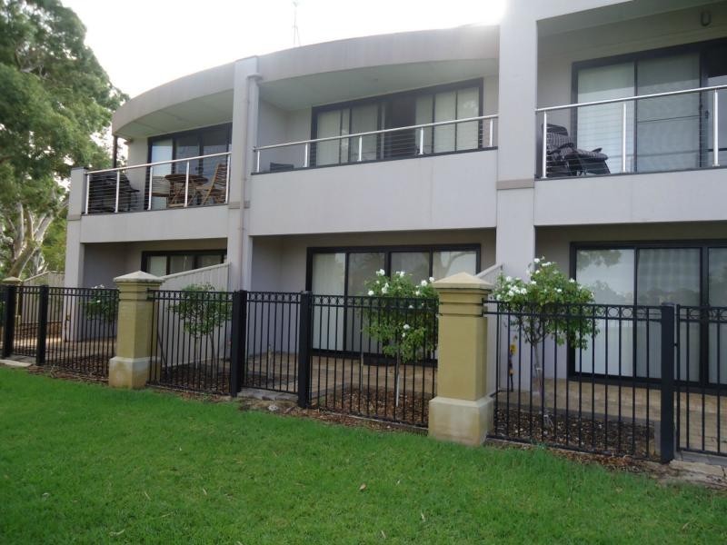2/39 Windermere Crescent, Mawson Lakes SA 5095