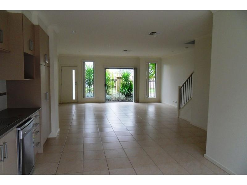 14/55 Grassswren Way, Mawson Lakes SA 5095