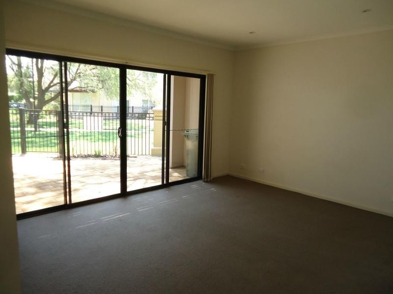 8/39 Windermere Crescent, Mawson Lakes SA 5095