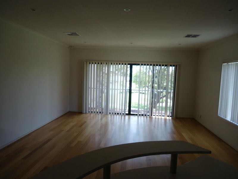 8/39 Windermere Crescent, Mawson Lakes SA 5095