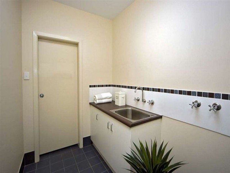 UNIT 1/3-7 Banrock Place, Mawson Lakes SA 5095