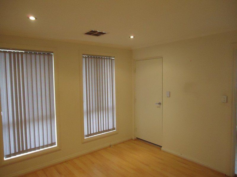 7 Lord Howe Crescent, Mawson Lakes SA 5095