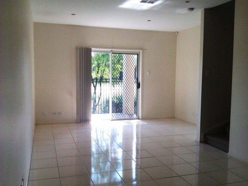 U4 3-7 Banrock Place, Mawson Lakes SA 5095