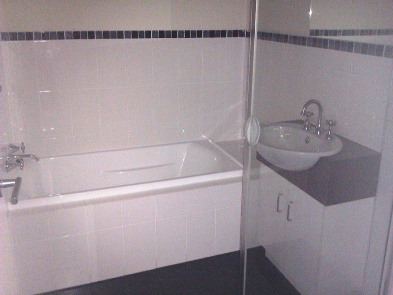 U4 3-7 Banrock Place, Mawson Lakes SA 5095