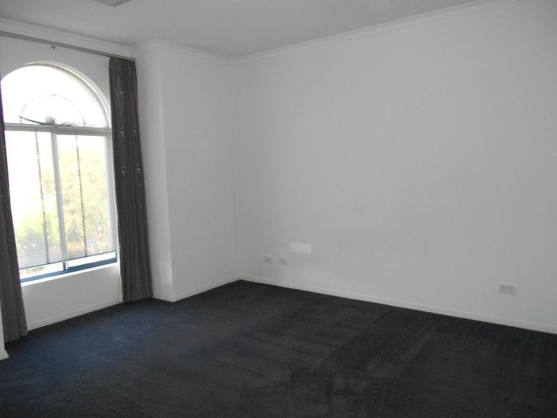 5 Chapman Court, Mawson Lakes SA 5095