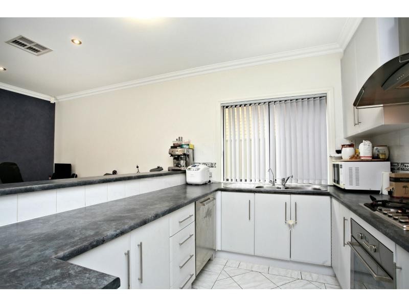 7 Lord Howe Crescent, Mawson Lakes SA 5095