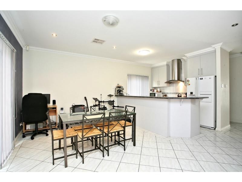 7 Lord Howe Crescent, Mawson Lakes SA 5095