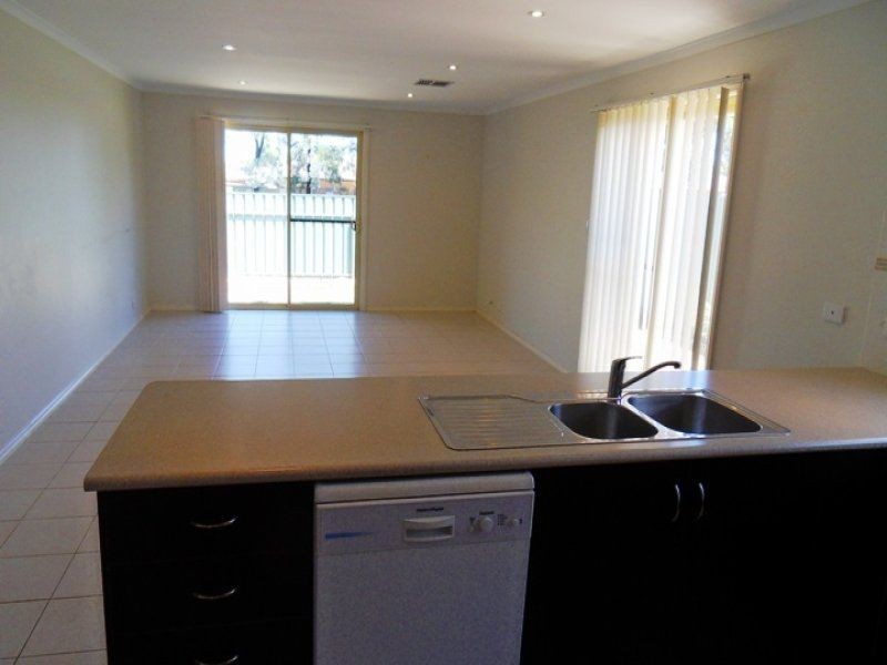 16 Orange Parade, Munno Para West SA 5115