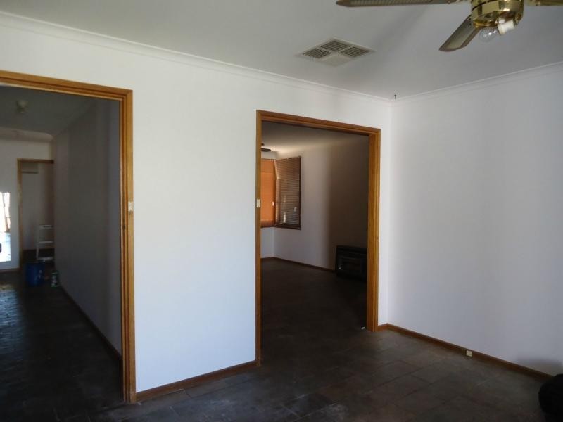 29 Warooka Crescent, Smithfield SA 5114