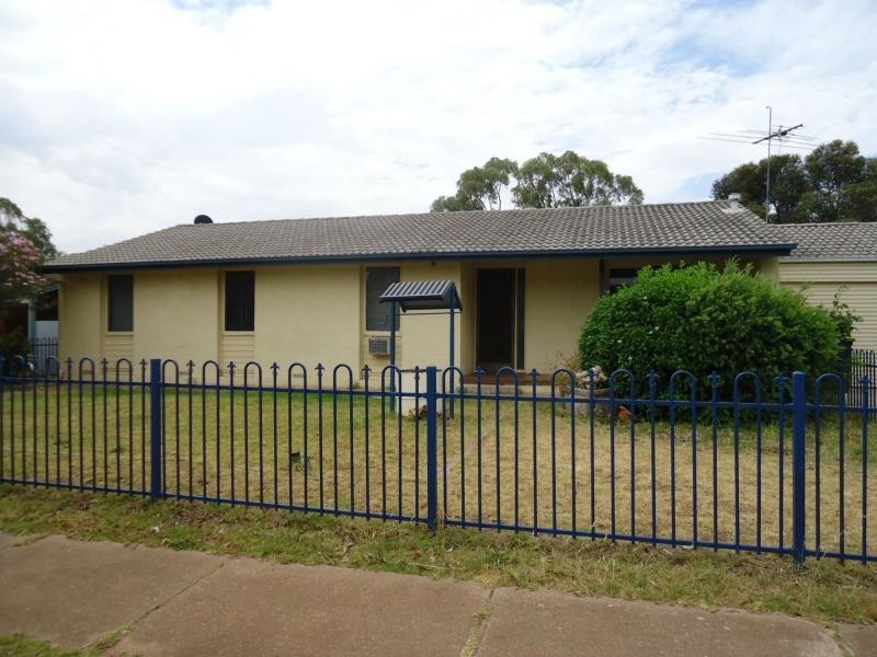 15 Koongarra Crescent, Munno Para SA 5115