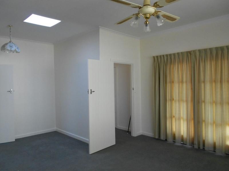 5 Machin Street, Woodville South SA 5011