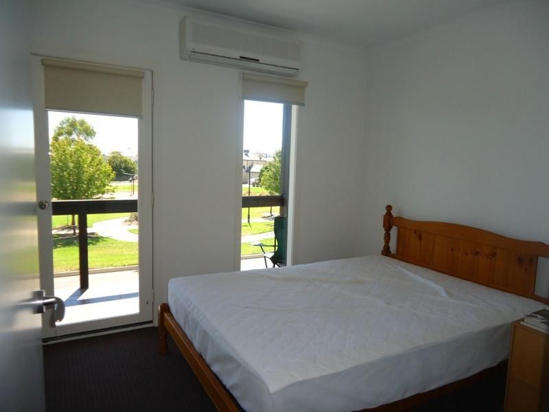 87 Shearwater Drive, Mawson Lakes SA 5095