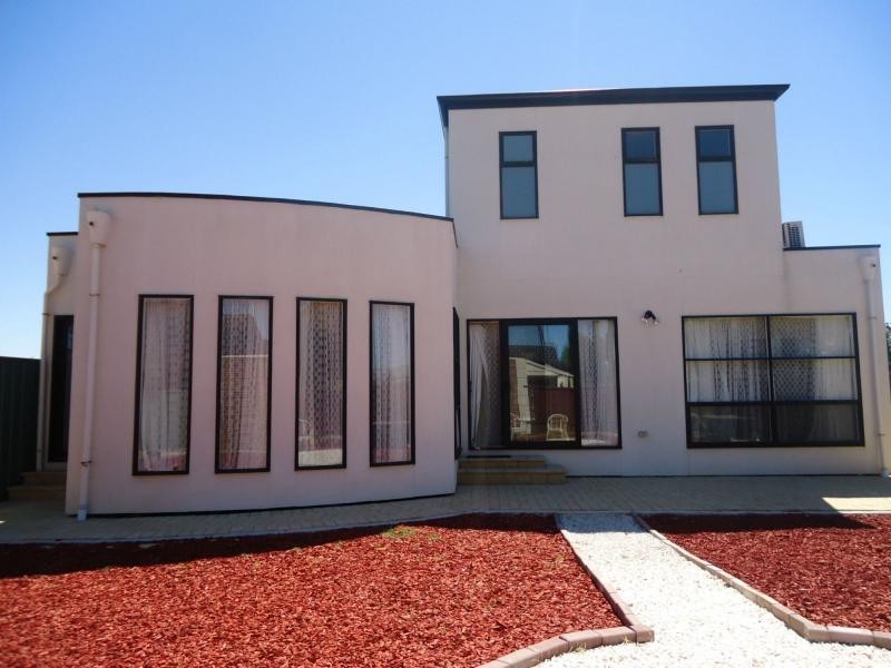 87 Shearwater Drive, Mawson Lakes SA 5095