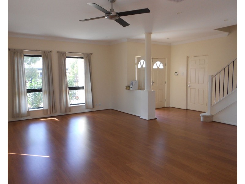 33 Park Way, Mawson Lakes SA 5095