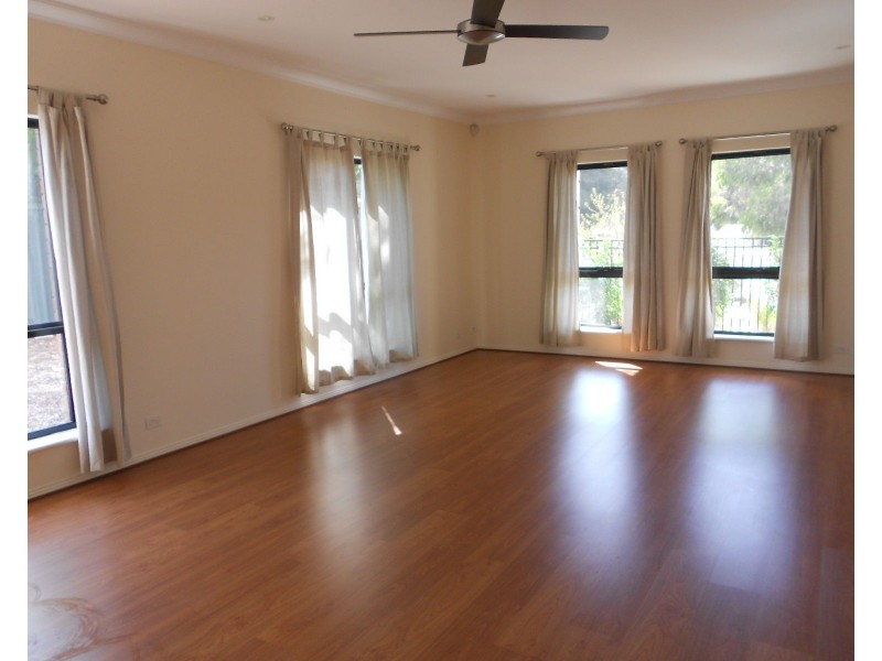 33 Park Way, Mawson Lakes SA 5095