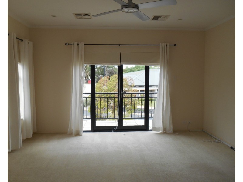 33 Park Way, Mawson Lakes SA 5095