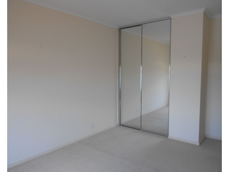 33 Park Way, Mawson Lakes SA 5095