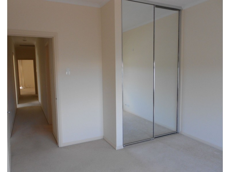 33 Park Way, Mawson Lakes SA 5095