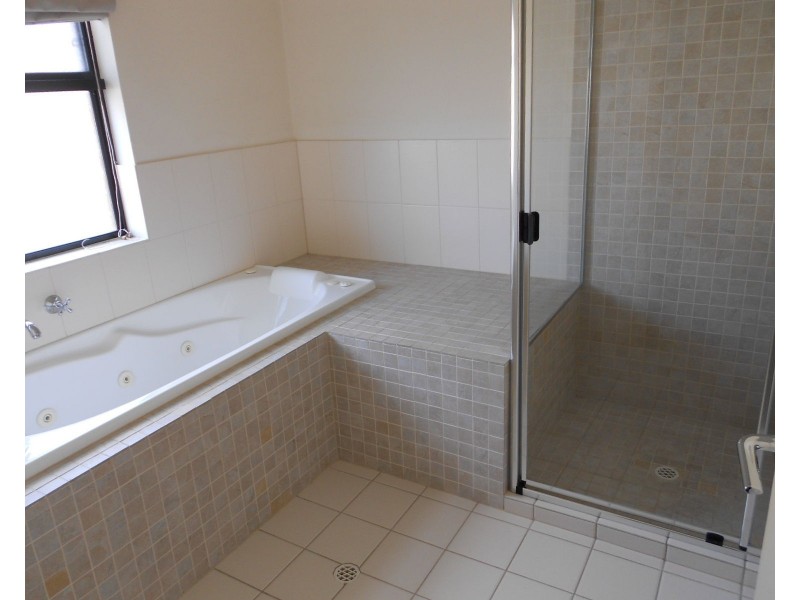 33 Park Way, Mawson Lakes SA 5095