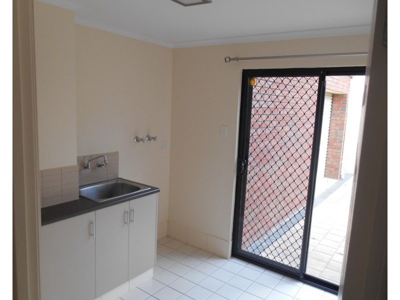 33 Park Way, Mawson Lakes SA 5095