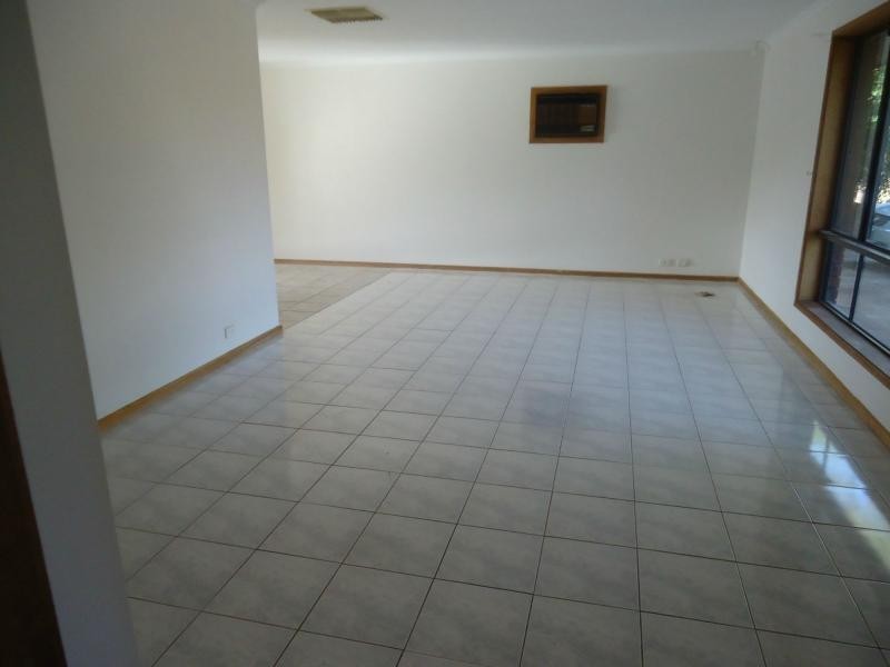 14 Beaumont Court, Para Hills West SA 5096