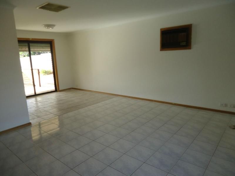 14 Beaumont Court, Para Hills West SA 5096