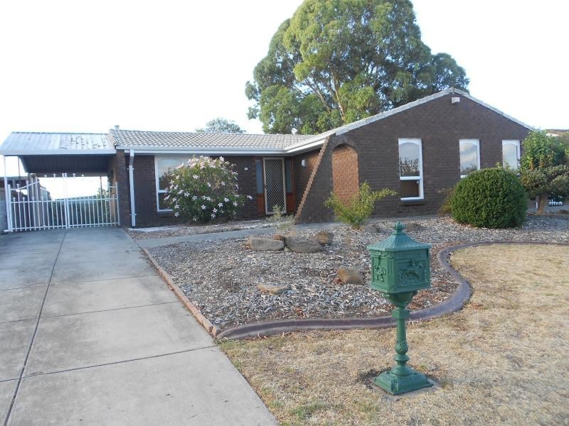 16 Ronald Road, Redwood Park SA 5097