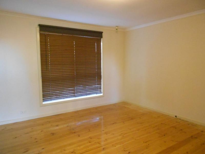 16 Ronald Road, Redwood Park SA 5097