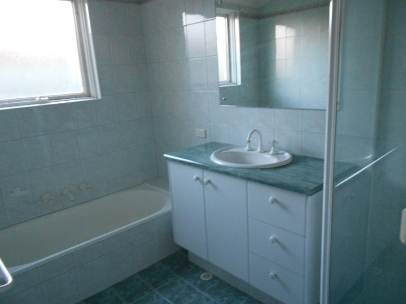 16 Ronald Road, Redwood Park SA 5097