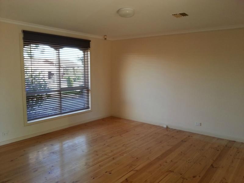 16 Ronald Road, Redwood Park SA 5097