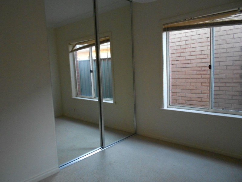 4 Lord Howe Crescent, Mawson Lakes SA 5095