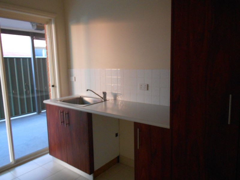 4 Lord Howe Crescent, Mawson Lakes SA 5095