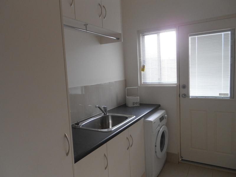 10 Nelson Crescent, Mawson Lakes SA 5095