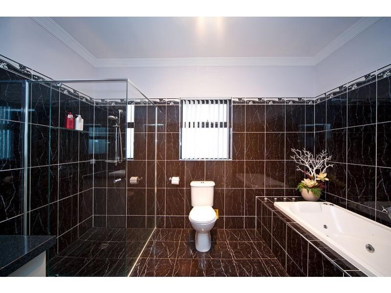 4 Victoria Parade, Mawson Lakes SA 5095