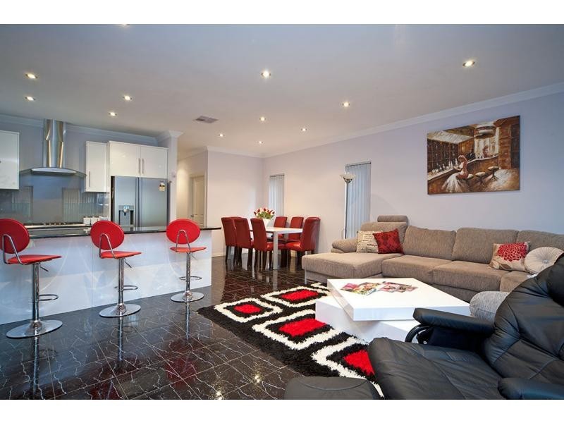 4 Victoria Parade, Mawson Lakes SA 5095