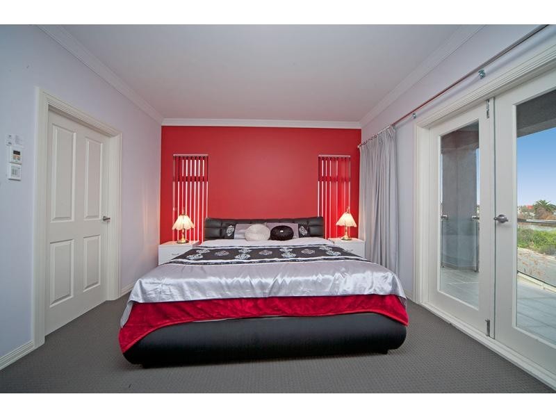 4 Victoria Parade, Mawson Lakes SA 5095