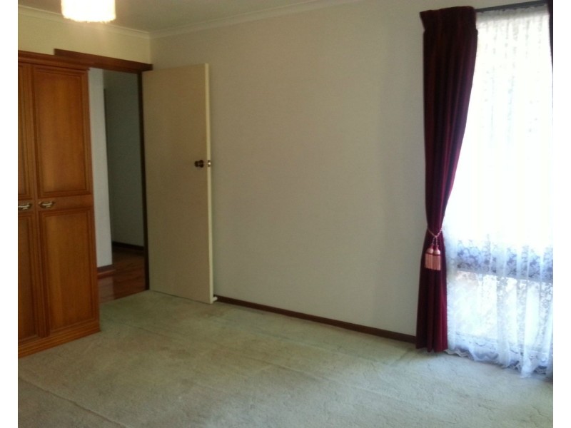 28 Harrow Rd, Para Hills West SA 5096