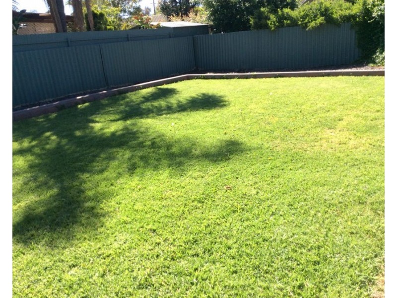 28 Harrow Rd, Para Hills West SA 5096